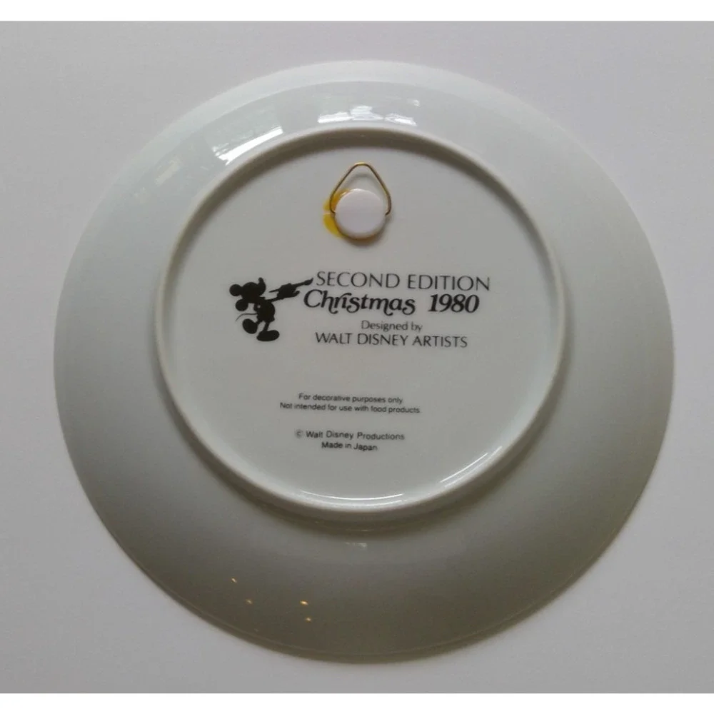 WALT DISNEY THIRD EDITION CHRISTMAS 1979. 1980, 1981 DECORATIVE PLATES- VINTAGE